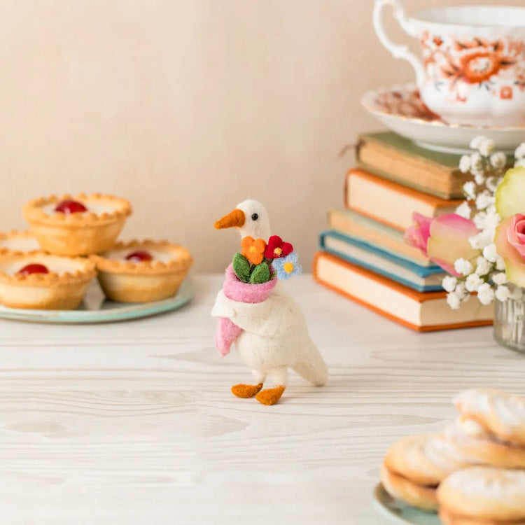 NEW Beautiful Bouquet Duck Sew Heart Felt