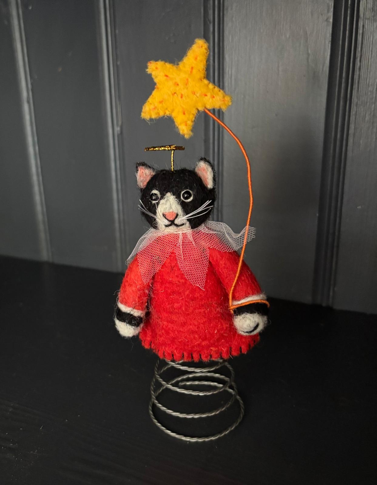 Choral Cat with Star Tree Topper