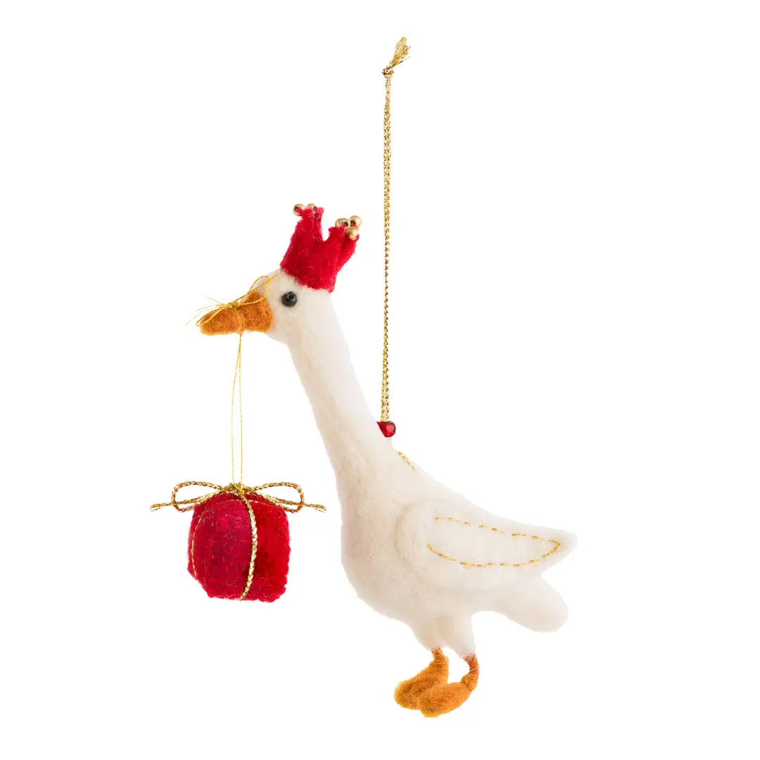 NEW Gretel Goose With A Gift Christmas Decoration Sew Heart Felt