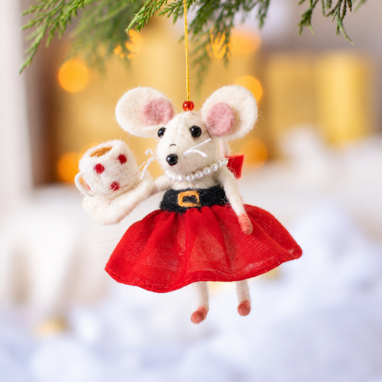 Mrs Claus Mouse with Tea Decoration Sew Heart Felt